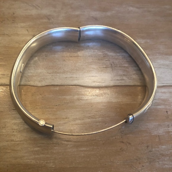 Sterling silver bangle bracelet - Picture 2 of 3